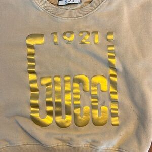 Children’s Gucci Sweater 

Size 3-5 (my daughter is 6 and she just outgrew)